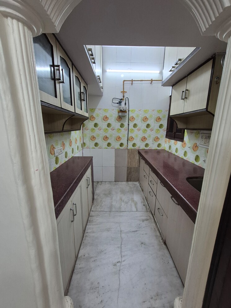 Kitchen, mayur vihar 1.5 Bedroom 450 Sq.Ft. Builder Floor In Mayur Vihar Delhi 9554445