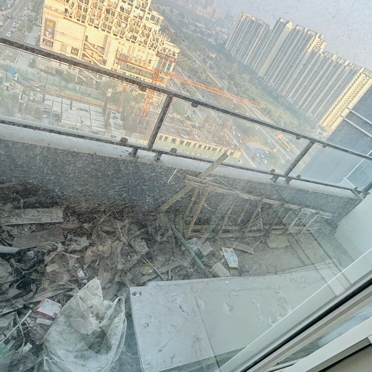 Terrace, gaur-city-mall Commercial Office Space 250 Sq.Ft. In Sector 4 Greater Noida Greater Noida 9554472