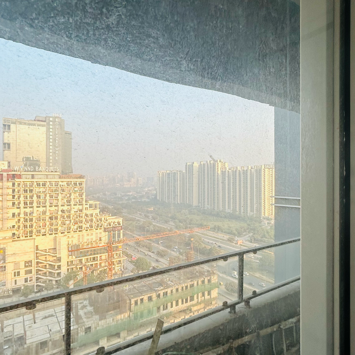 Office Space For Rent in Gaur City Mall