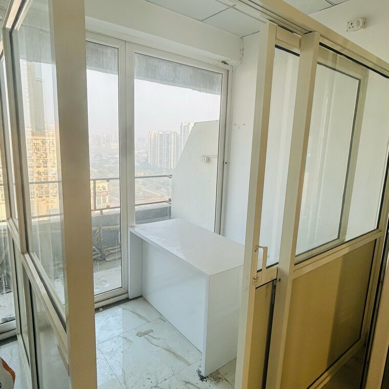 Team Area, gaur-city-mall Commercial Office Space 250 Sq.Ft. In Sector 4 Greater Noida Greater Noida 9554472