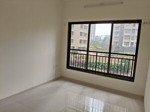 Room in 2 BHK Apartment at Sheth Montana, Mulund West – for Sale