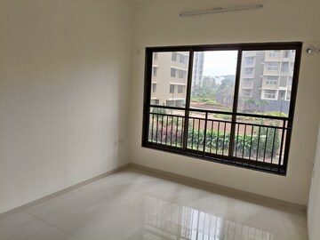 Room in 2 BHK Apartment at Sheth Montana, Mulund West – for Sale