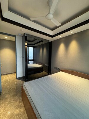 Room in 5 BHK Apartment at Lodha Trump Tower, Worli – for Rent