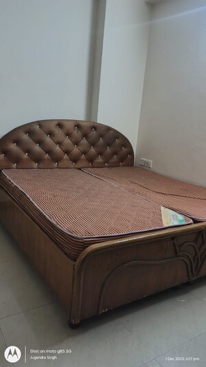 Bedroom in 3.5 BHK Apartment at Aims Golf City, Sector 75 – for Rent