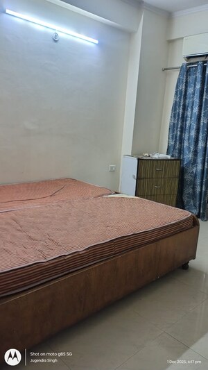 Bedroom in 3.5 BHK Apartment at Aims Golf City, Sector 75 – for Rent