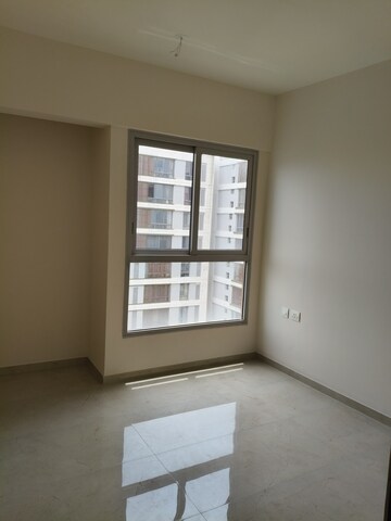 Room in 2 BHK Apartment at Piramal Vaikunth, Balkum Pada – for Sale