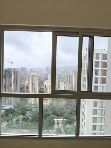 Room in 2 BHK Apartment at Piramal Vaikunth, Balkum Pada – for Sale