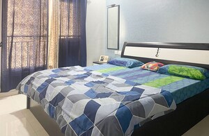 Bedroom in 2 BHK Apartment at Rustomjee Urbania Azziano, Thane West – for Rent