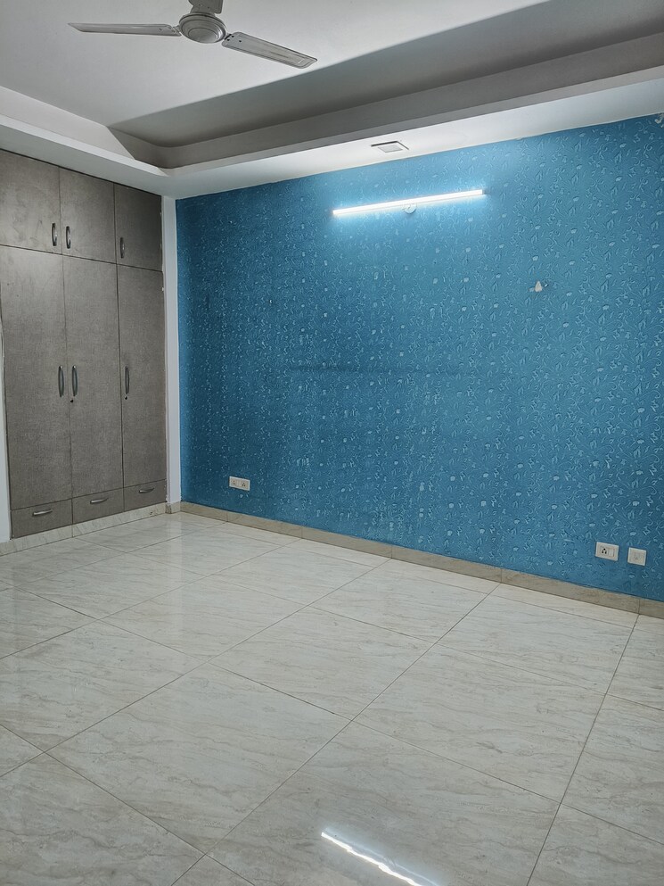 Room, vipul-world-floors 3.5 Bedroom 2000 Sq.Ft. Builder Floor In Sector 48 Gurgaon 9554536