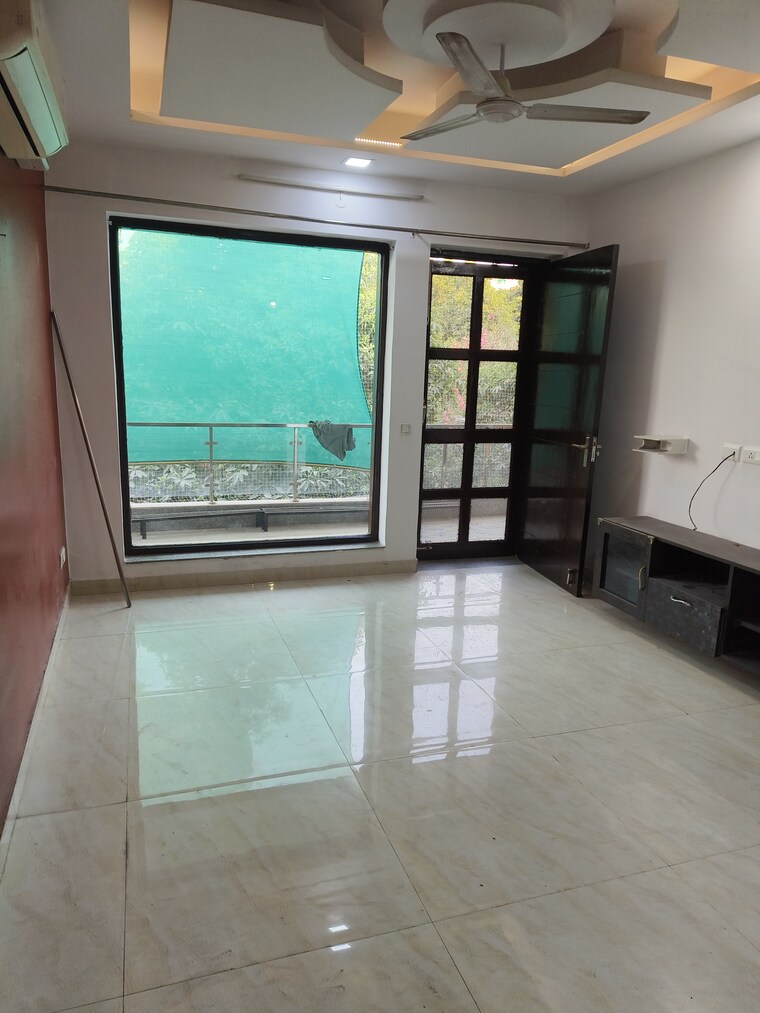 Room, vipul-world-floors 3.5 Bedroom 2000 Sq.Ft. Builder Floor In Sector 48 Gurgaon 9554536