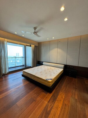 Room in 5 BHK Apartment at Lodha The World Towers World One Tier 2, Worli – for Rent