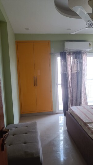 Room in 3.5 BHK Apartment at Aims Golf City, Sector 75 – for Sale