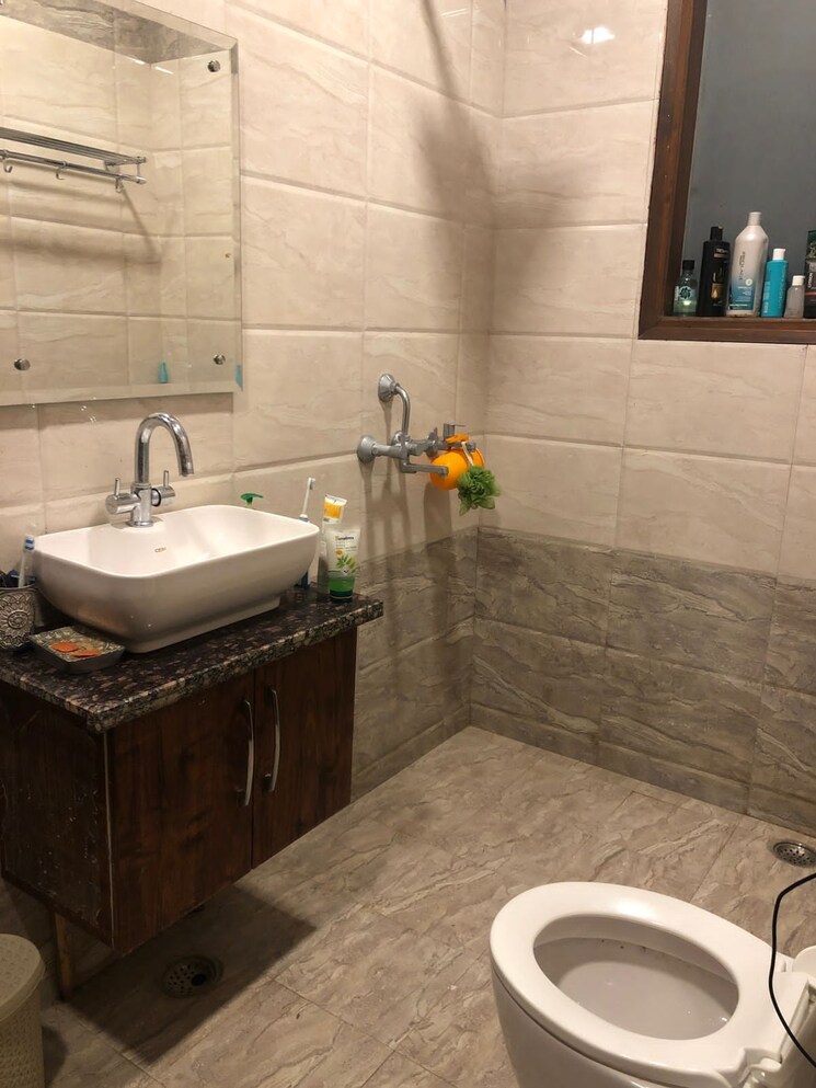 Bathroom, janta-land-falcon-view 1 Bedroom 690 Sq.Ft. Apartment In Mohali Sector 66 Chandigarh 9554529