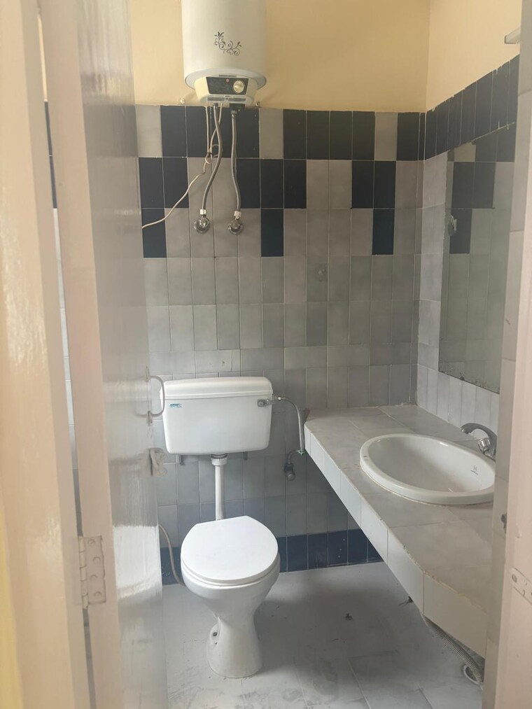 Bathroom, sector 23a 4 Bedroom 1500 Sq.Ft. Independent House In Sector 23a Gurgaon 9554530