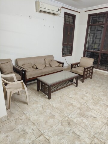 3 BHK Builder Floor For Rent in Unitech South City II, Sector 50