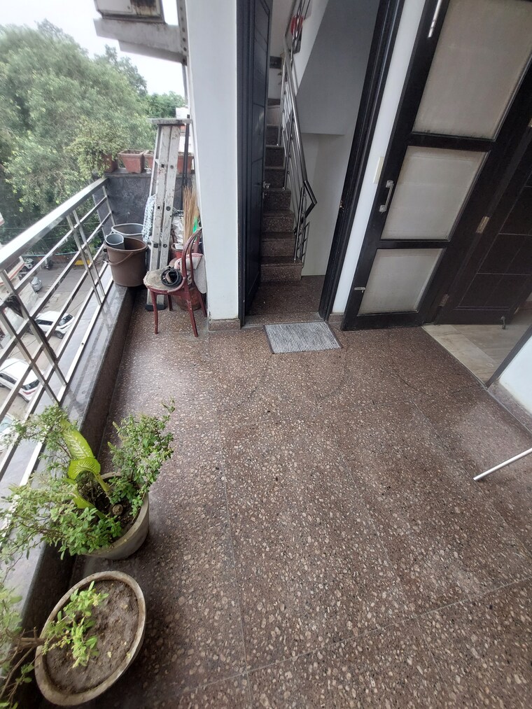 Balcony, gujranwala town 3 Bedroom 1440 Sq.Ft. Builder Floor In Gujranwala Town Delhi 9554560