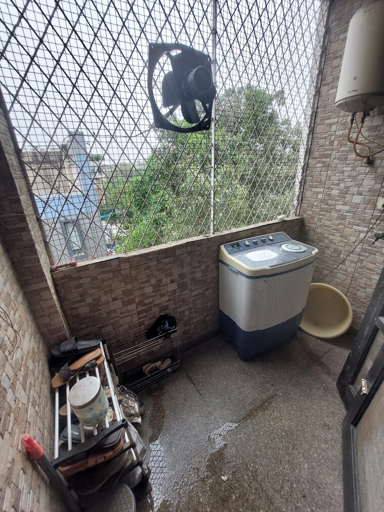 Balcony, gujranwala town 3 Bedroom 1440 Sq.Ft. Builder Floor In Gujranwala Town Delhi 9554560