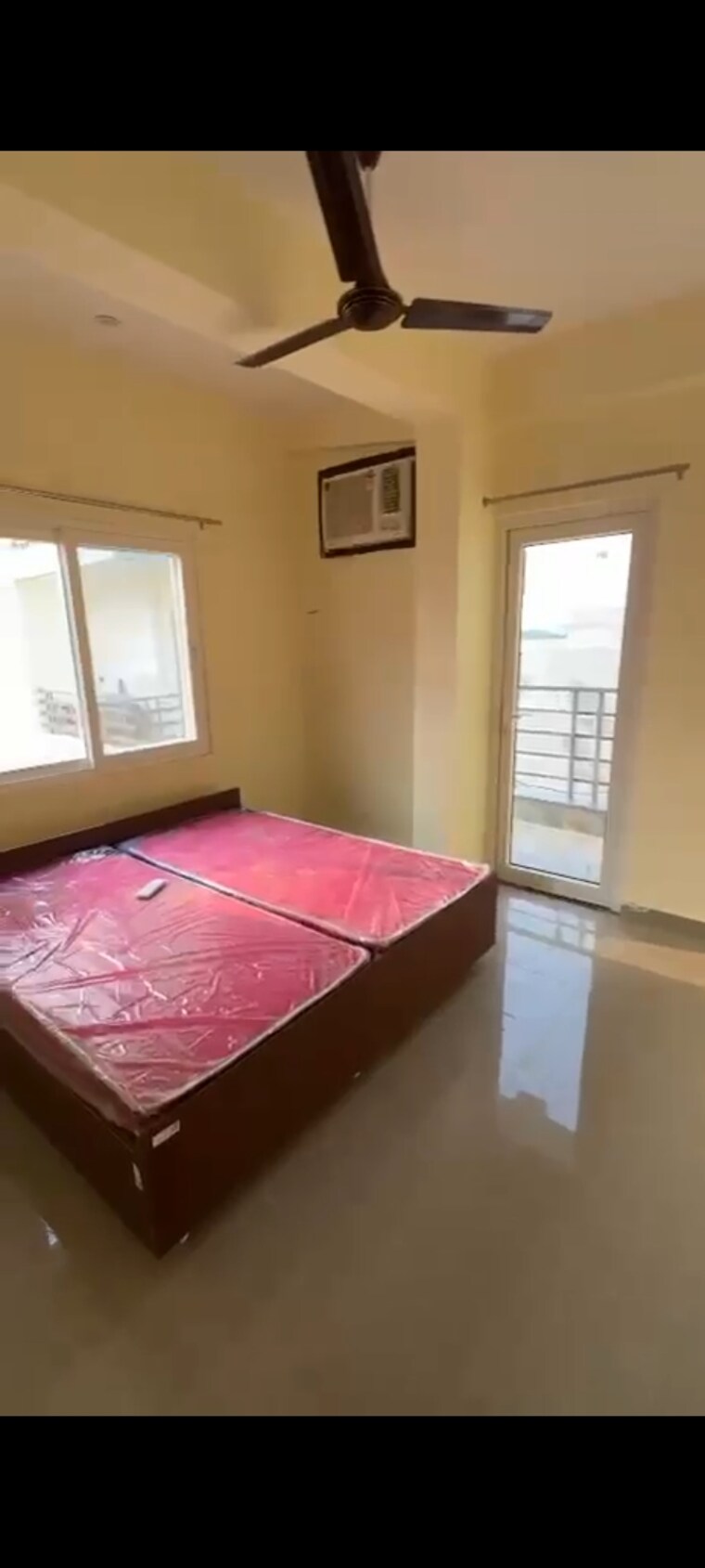 Bedroom, sector 23a 1.5 Bedroom 800 Sq.Ft. Builder Floor In Sector 23a Gurgaon 9554554