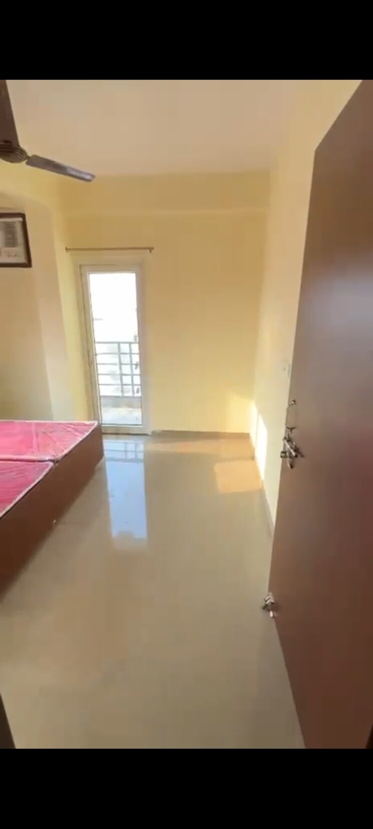 Bathroom, sector 23a 1.5 Bedroom 800 Sq.Ft. Builder Floor In Sector 23a Gurgaon 9554554