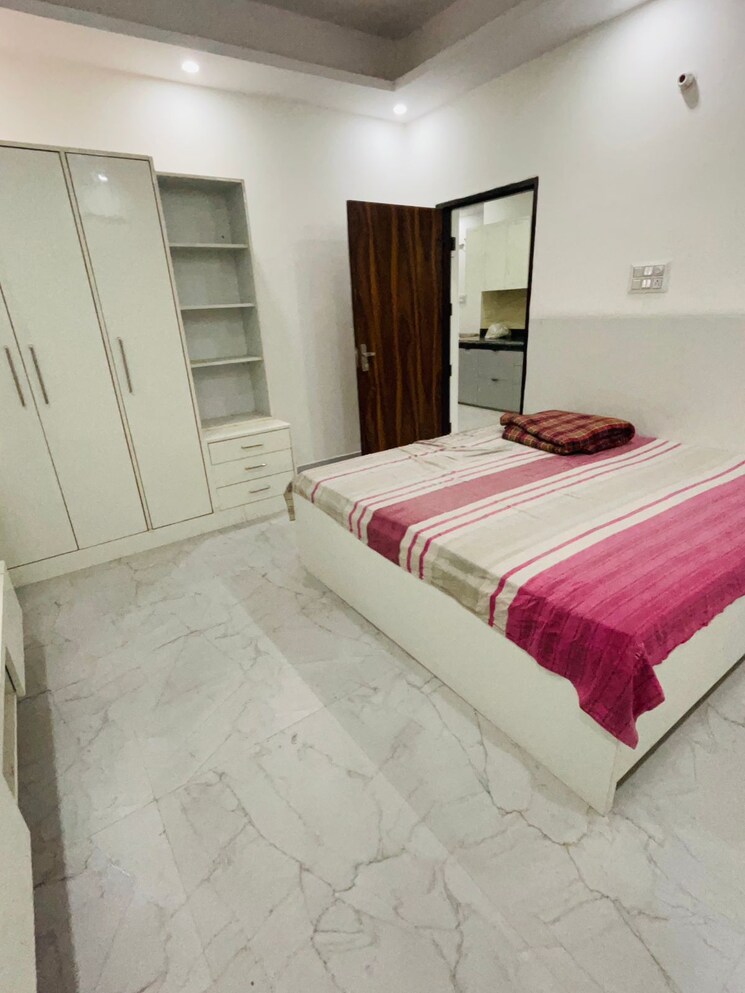 Bedroom, sector 23a 3 Bedroom 2000 Sq.Ft. Builder Floor In Sector 23a Gurgaon 9554568