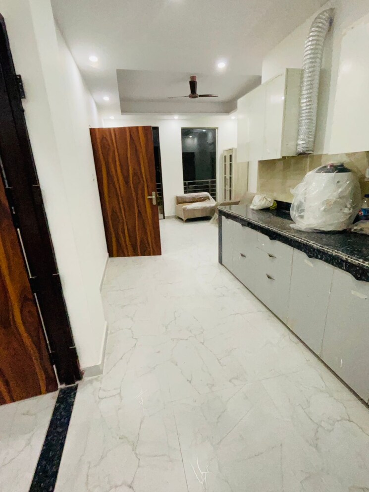 Kitchen, sector 23a 3 Bedroom 2000 Sq.Ft. Builder Floor In Sector 23a Gurgaon 9554568