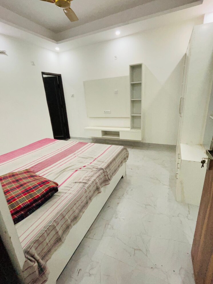 Bedroom, sector 23a 3 Bedroom 2000 Sq.Ft. Builder Floor In Sector 23a Gurgaon 9554568
