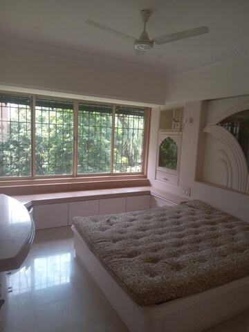 Bedroom in 3 BHK Apartment at Khar West – for Rent
