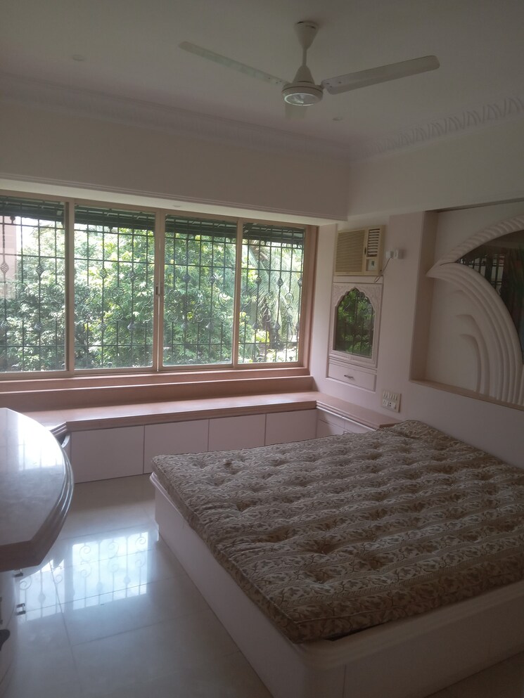 Bedroom, khar west 3 Bedroom 1000 Sq.Ft. Apartment In Khar West Mumbai 9554578