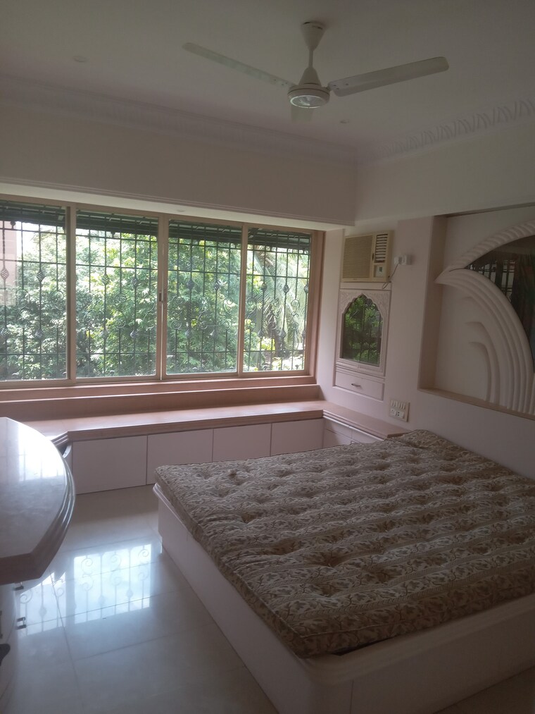Bedroom, khar west 3 Bedroom 1000 Sq.Ft. Apartment In Khar West Mumbai 9554578