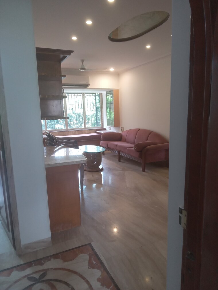 Living Room, khar west 3 Bedroom 1000 Sq.Ft. Apartment In Khar West Mumbai 9554578
