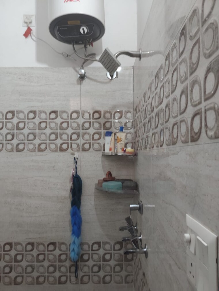 Bathroom, guru-nanak-enclave 2 Bedroom 1000 Sq.Ft. Builder Floor In Dhakoli Zirakpur 9554585