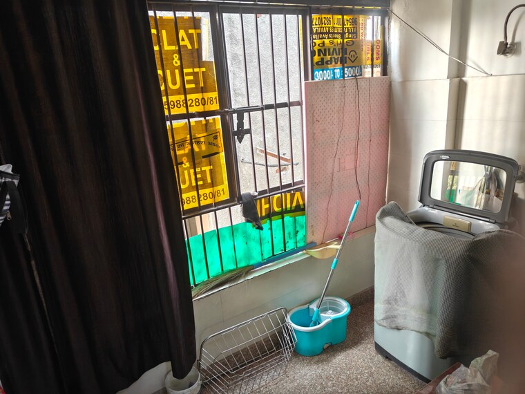 Balcony, mukherjee nagar 3 Bedroom 1440 Sq.Ft. Builder Floor In Mukherjee Nagar Delhi 9554591