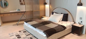 Bedroom in 5 BHK Apartment at Lower Parel – for Rent