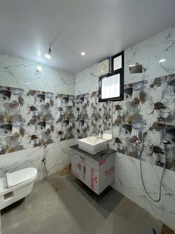 Attached Bathroom in 3 BHK Apartment at Bailey Road – for Rent