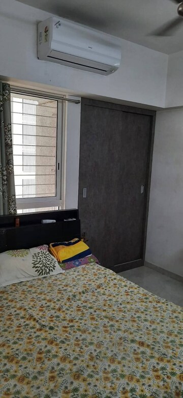 1 BHK Apartment For Rent in Lodha Amara, Kolshet Road