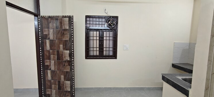 Room, mayur vihar phase 1 1 Bedroom 450 Sq.Ft. Builder Floor In Mayur Vihar Phase 1 Delhi 9554661