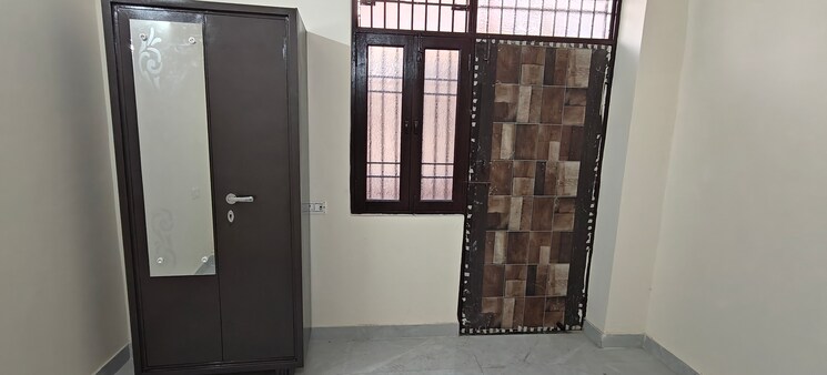 Room, mayur vihar phase 1 1 Bedroom 450 Sq.Ft. Builder Floor In Mayur Vihar Phase 1 Delhi 9554661