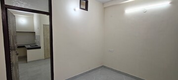 Room in 1 BHK Builder Floor at Mayur Vihar Phase 1 – for Rent