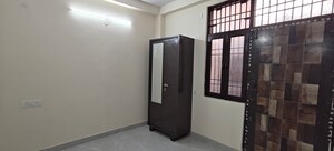 Room in 1 BHK Builder Floor at Mayur Vihar 1 – for Rent