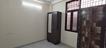 Room in 1 BHK Builder Floor at Mayur Vihar Phase 1 – for Rent