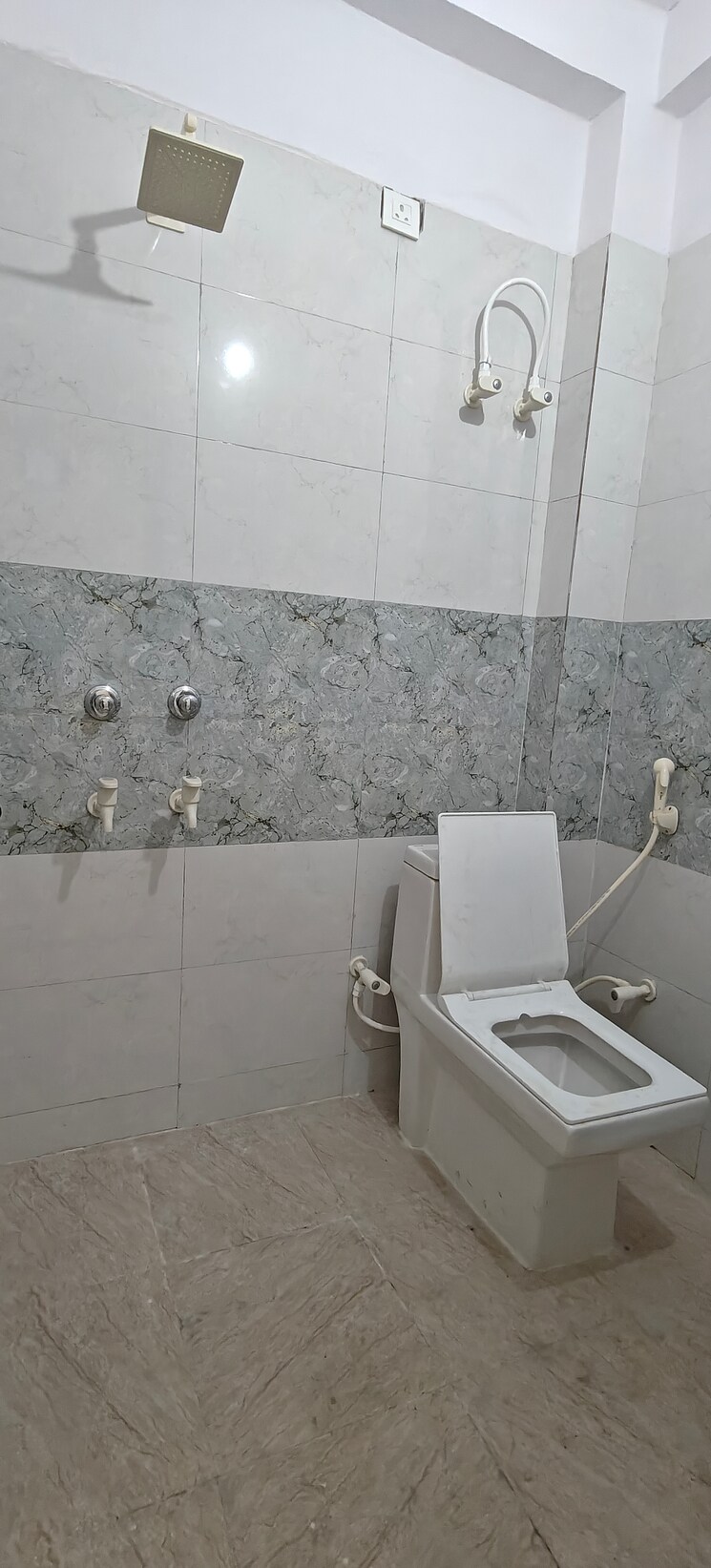 Bathroom, mayur vihar phase 1 1 Bedroom 450 Sq.Ft. Builder Floor In Mayur Vihar Phase 1 Delhi 9554661