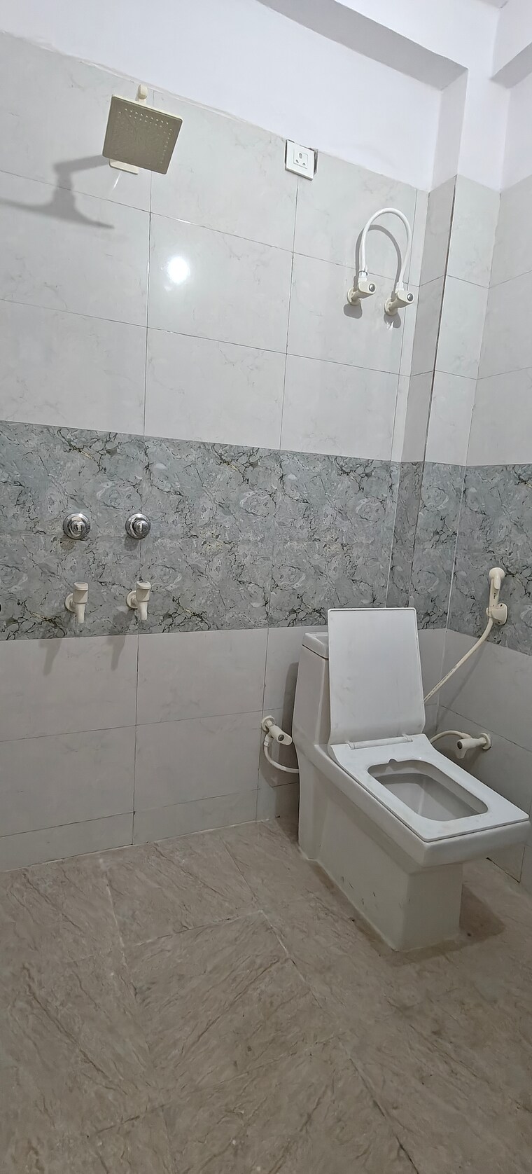 Bathroom, mayur vihar 1 1 Bedroom 450 Sq.Ft. Builder Floor In Mayur Vihar 1 Delhi 9554661