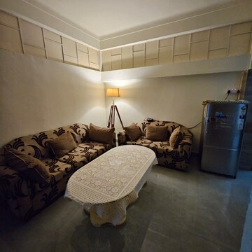 1 BHK Builder Floor For Rent in Sector 9