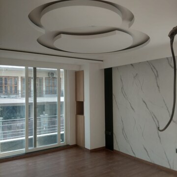 Building Lobby in 1 BHK Builder Floor at Sector 9 – for Rent