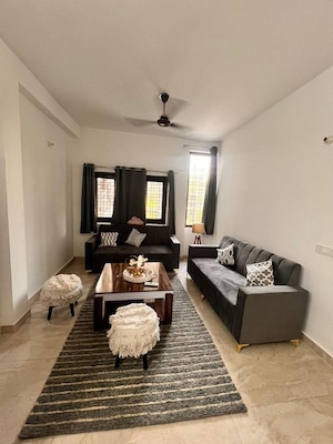 Living Room in 3 BHK Builder Floor at DLF Cyber Park, Sector 20 – for Rent