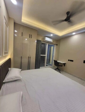 Master Bedroom in 4 BHK Builder Floor at DLF Cyber Park, Sector 20 – for Rent