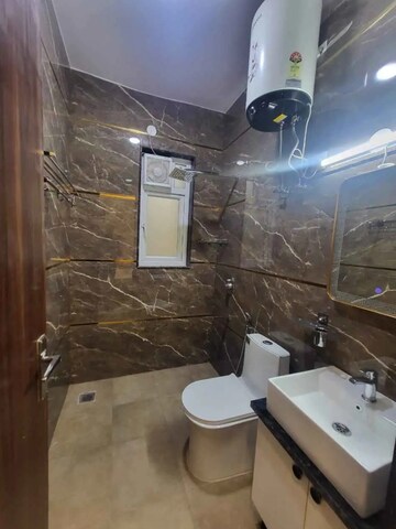 Bathroom in 4 BHK Builder Floor at DLF Cyber Park, Sector 20 – for Rent