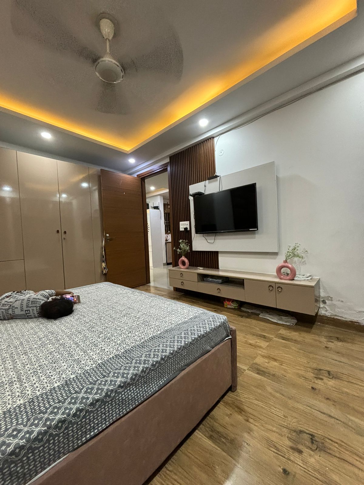 3 BHK + Servant Room Builder Floor For Rent in Saket 