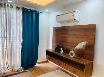 Bedroom in 5 BHK Builder Floor at DLF Cyber Park, Sector 20 – for Rent