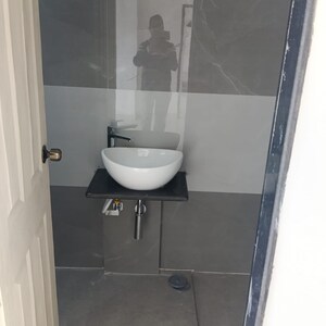 Bathroom in 3 BHK Apartment at High Rise Building, Goregaon West – for Rent